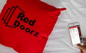 Reddoorz Plus Near Unimed Guest House