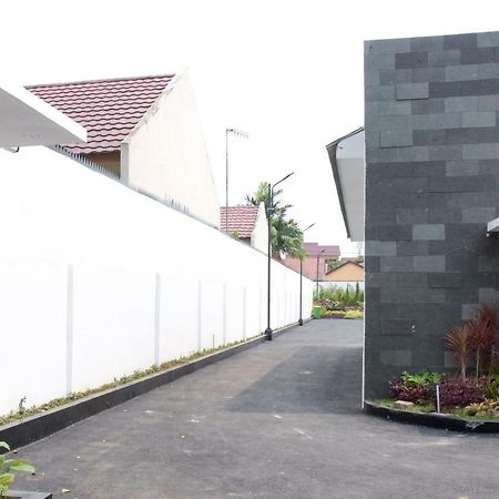 Reddoorz Plus Near Unimed Medan Hotel Bagian luar foto