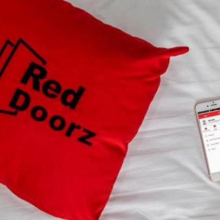 Reddoorz Plus Near Unimed Medan Hotel Bagian luar foto